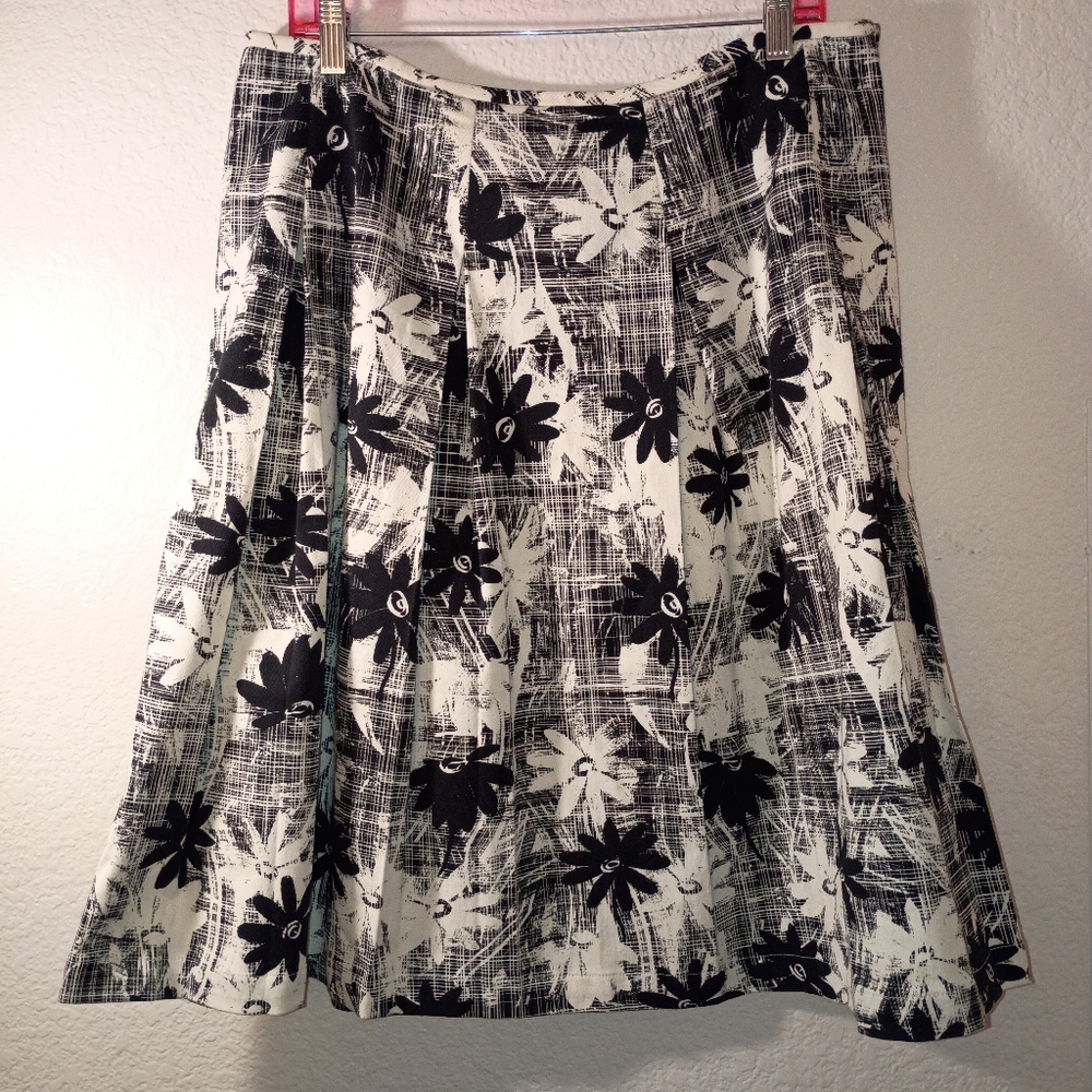 St John Sport Black & White Women's Skirt sz Large